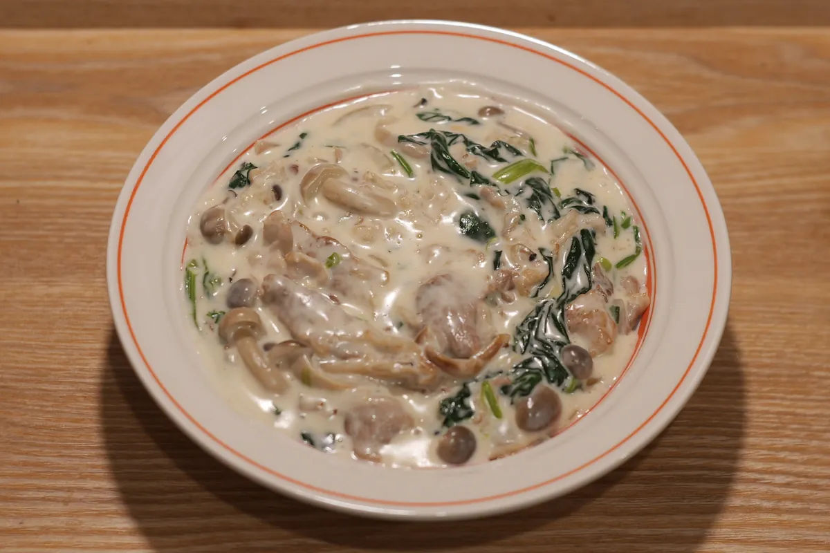 Recipe 豚肉とほうれん草としめじのクリームシチュー